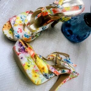 Qupid Floral Women's Heels